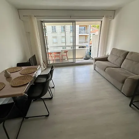 Les Pieds Dans L'eau Apartment