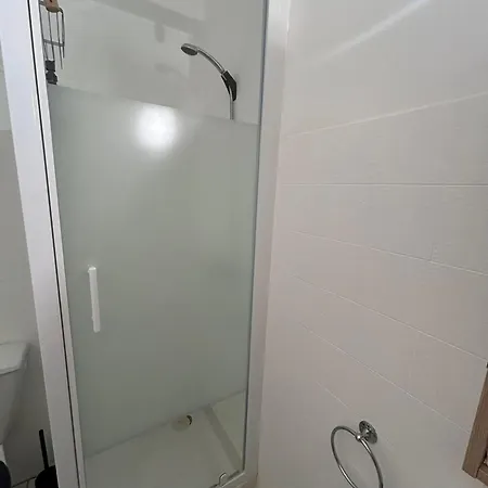 Les Pieds Dans L'eau Apartment *
